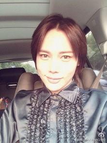 时诗个人照片,时诗的青春肖像